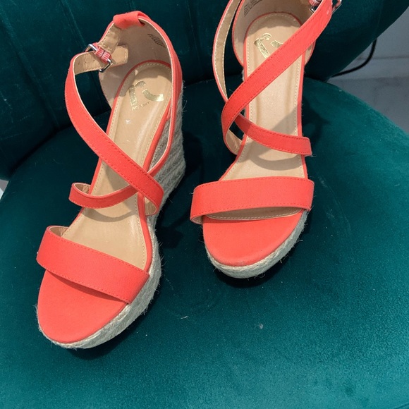 Shoes - Picture 5 of 6